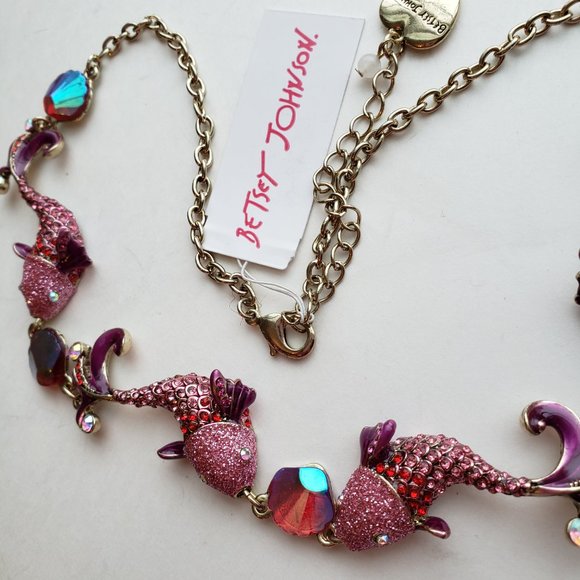 NWT Betsey Johnson  Fish Necklace. - Picture 10 of 10